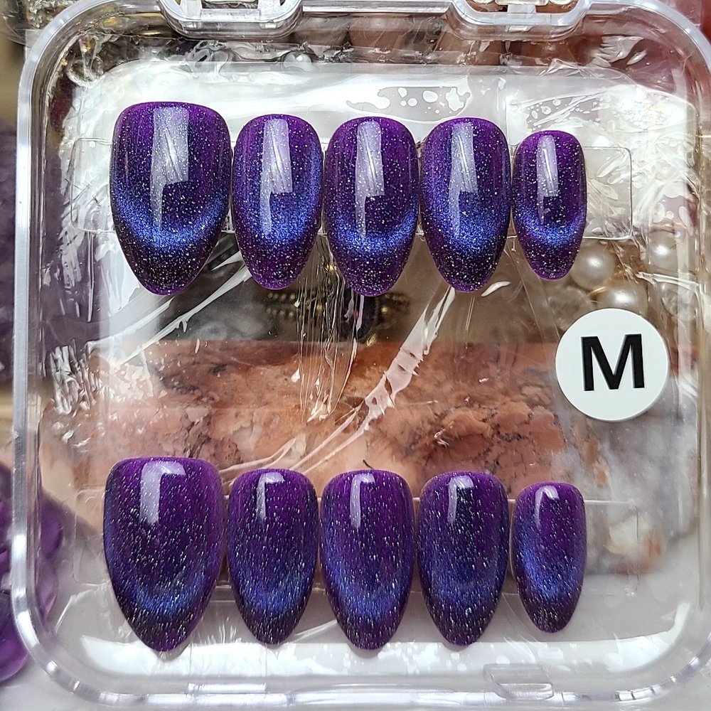 Galaxy Cateye Press-On Nail Set | DIY At Home Manicure | Easy & Reusable